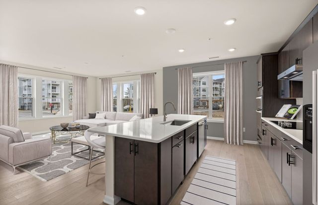 8 Peters Farm Way 106, Westborough, MA 01581