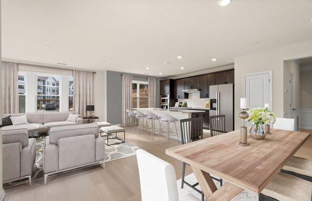 8 Peters Farm Way 106, Westborough, MA 01581