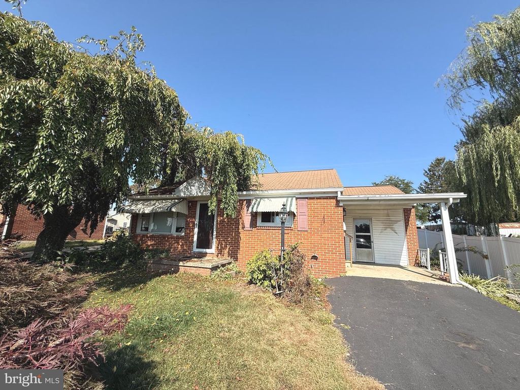 4019 WOLFS CHURCH RD, York, PA 17408