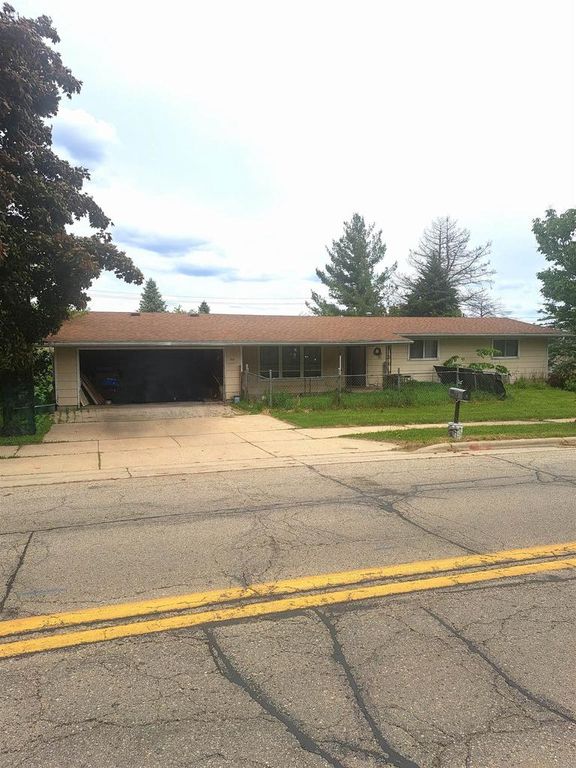 700 6th Avenue, New Glarus, WI 53574