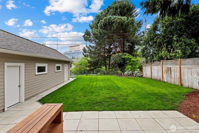 1852 E Shelby Street, Seattle, WA 98112