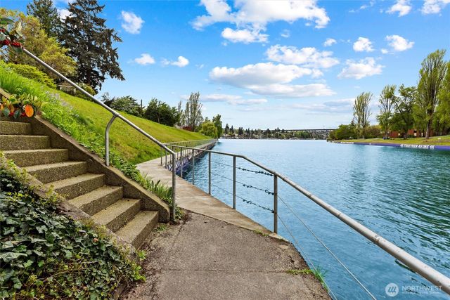 1852 E Shelby Street, Seattle, WA 98112