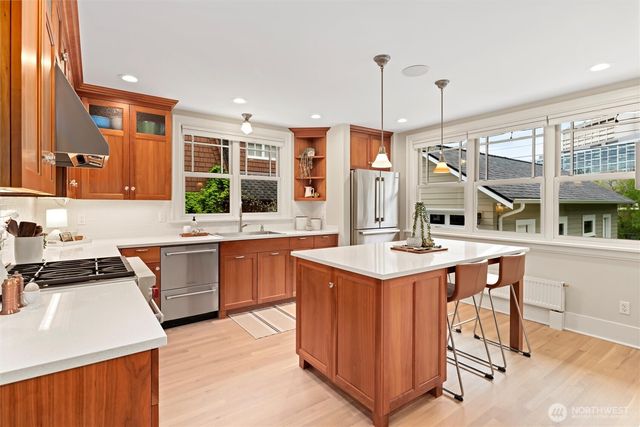 1852 E Shelby Street, Seattle, WA 98112