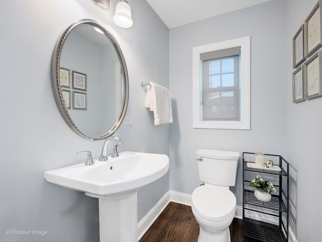 832 Sherwood Road, La Grange Park, IL 60526