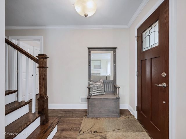 832 Sherwood Road, La Grange Park, IL 60526