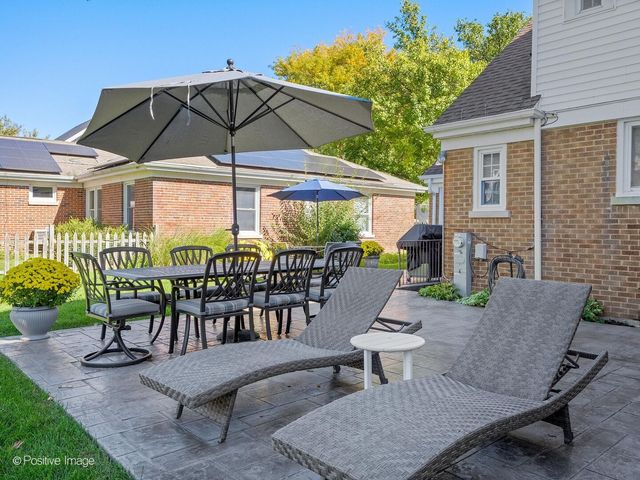 832 Sherwood Road, La Grange Park, IL 60526