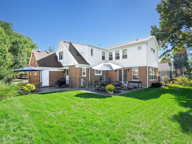 832 Sherwood Road, La Grange Park, IL 60526