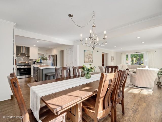 832 Sherwood Road, La Grange Park, IL 60526