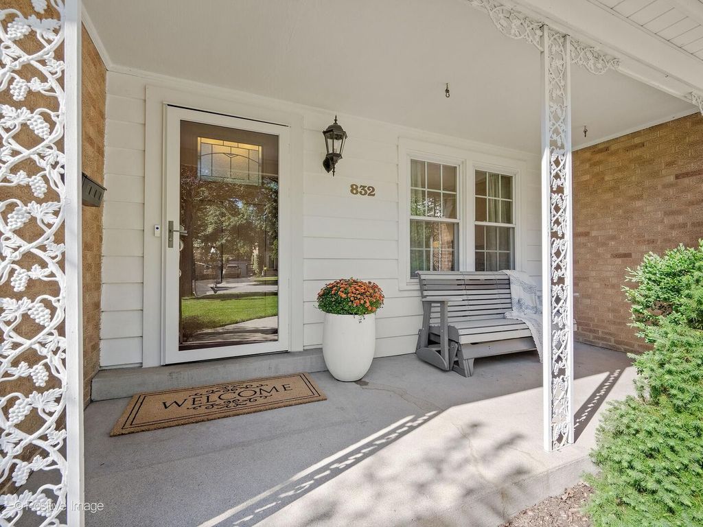 832 Sherwood Road, La Grange Park, IL 60526 — photo 3