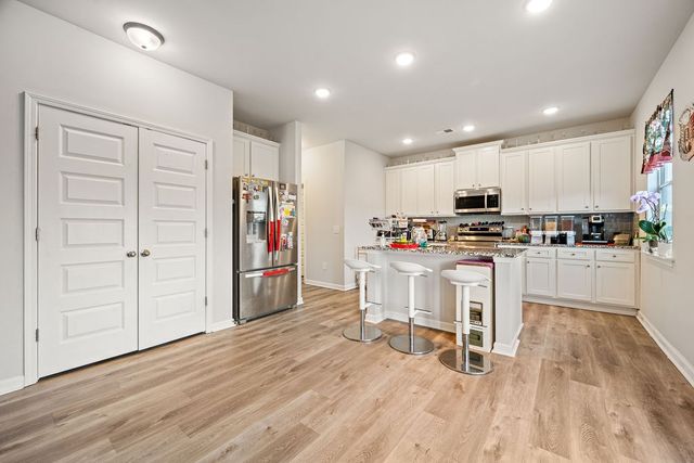 403 McGinnis Circle, Calhoun, GA 30701