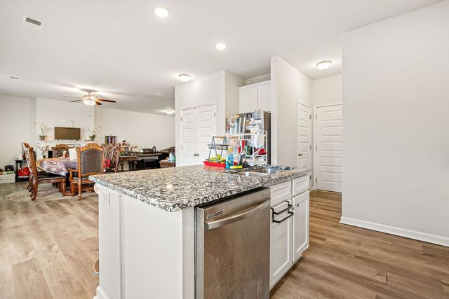 403 McGinnis Circle, Calhoun, GA 30701