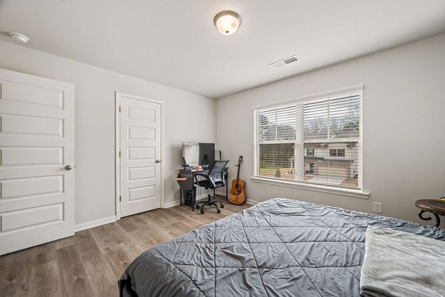 403 McGinnis Circle, Calhoun, GA 30701