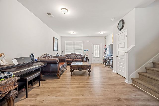 403 McGinnis Circle, Calhoun, GA 30701