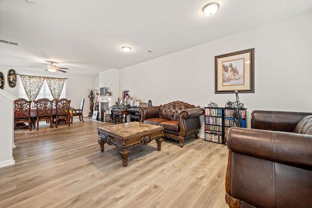 403 McGinnis Circle, Calhoun, GA 30701