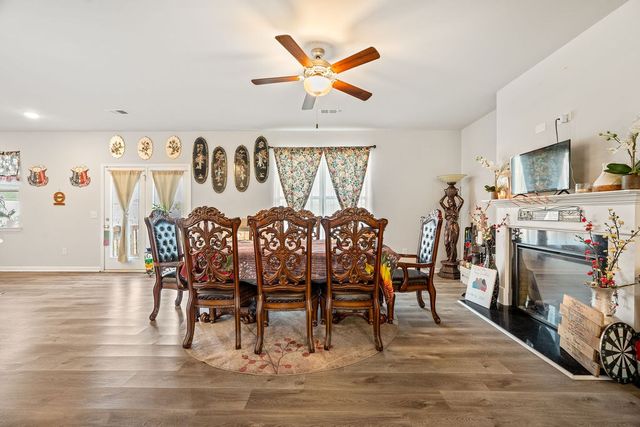 403 McGinnis Circle, Calhoun, GA 30701