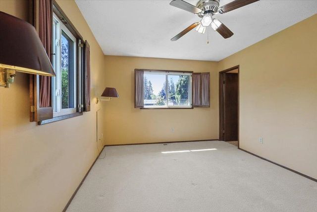308 E Lenhard Dr, Deer Park, WA 99006