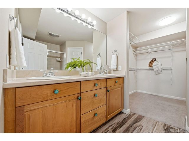 944 Ivanhoe St, Denver, CO 80220