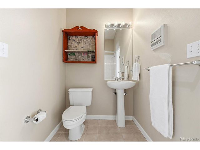 944 Ivanhoe St, Denver, CO 80220