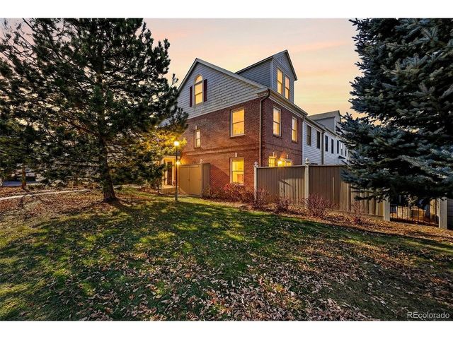 944 Ivanhoe St, Denver, CO 80220