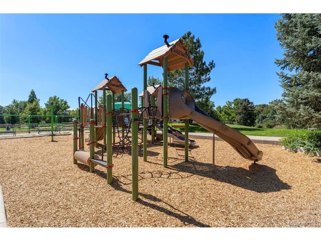 944 Ivanhoe St, Denver, CO 80220