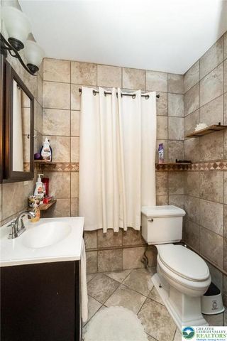 2118 Edgewood Avenue, Palmer Twp, PA 18045