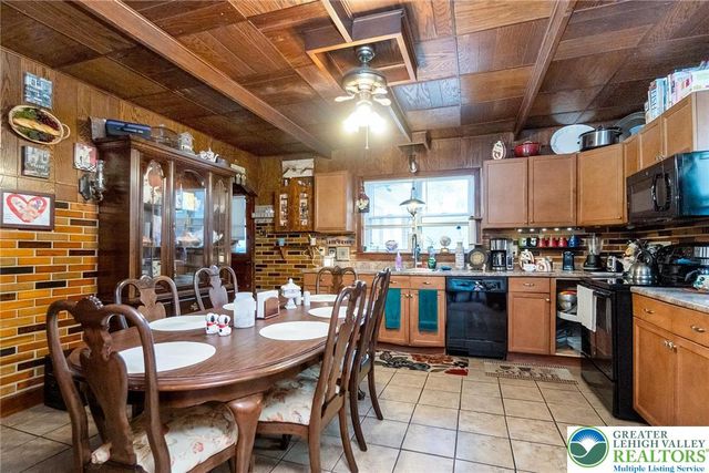 2118 Edgewood Avenue, Palmer Twp, PA 18045