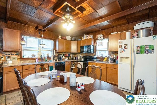 2118 Edgewood Avenue, Palmer Twp, PA 18045