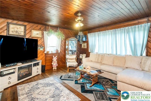 2118 Edgewood Avenue, Palmer Twp, PA 18045