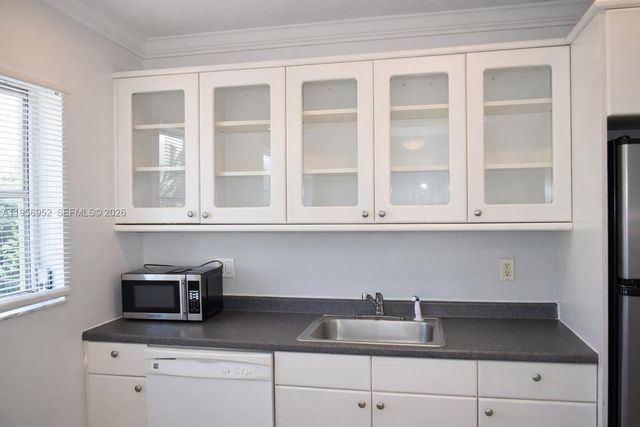 1100 NE 9th Ave 303, Fort Lauderdale, FL 33304