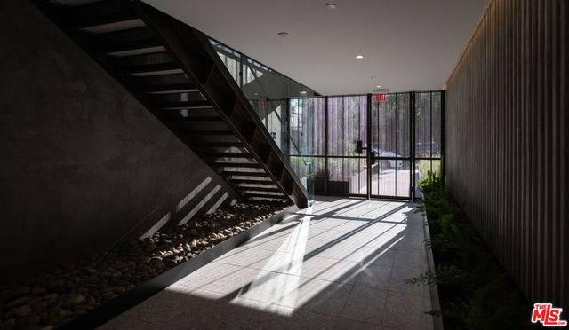 1264 N Harper Avenue 205, West Hollywood, CA 90046