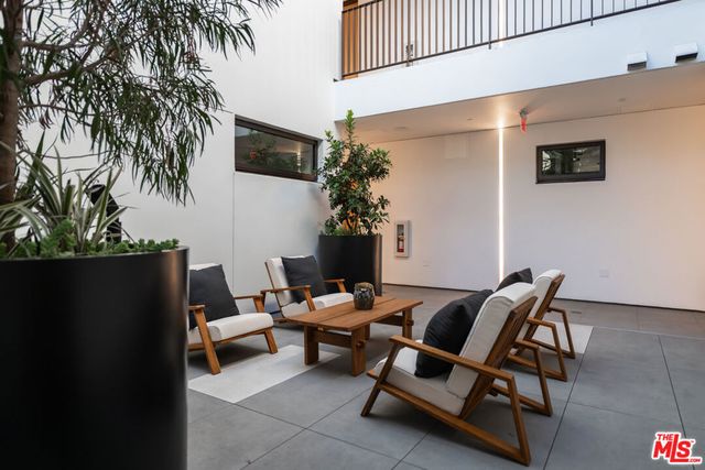 1264 N Harper Avenue 205, West Hollywood, CA 90046