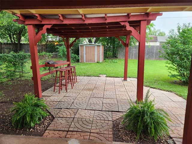 417 Wallace Drive, Crowley, TX 76036