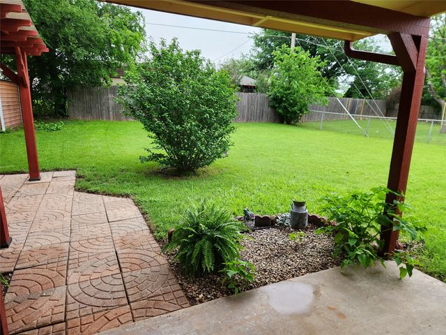 417 Wallace Drive, Crowley, TX 76036