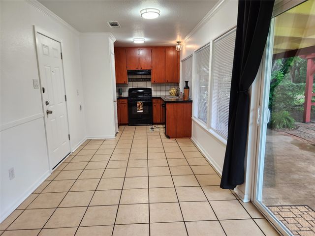 417 Wallace Drive, Crowley, TX 76036