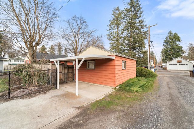 3303 W Walton Ave, Spokane, WA 99205