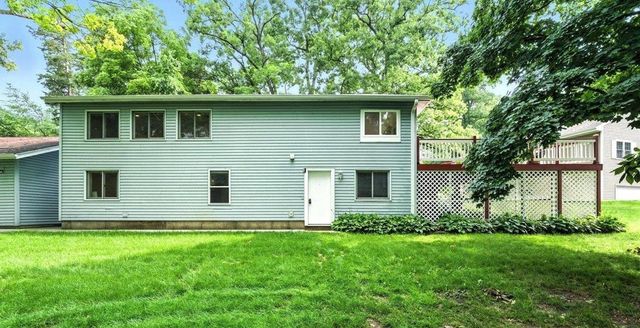 W9354 Oakland Road, Cambridge, WI 53523