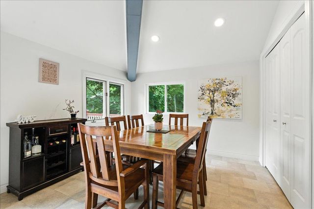 W9354 Oakland Road, Cambridge, WI 53523
