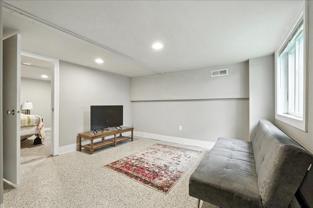W9354 Oakland Road, Cambridge, WI 53523