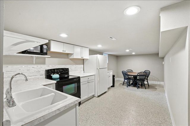 W9354 Oakland Road, Cambridge, WI 53523