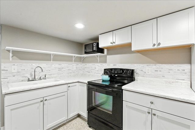 W9354 Oakland Road, Cambridge, WI 53523