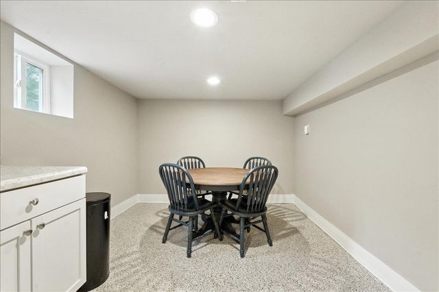 W9354 Oakland Road, Cambridge, WI 53523