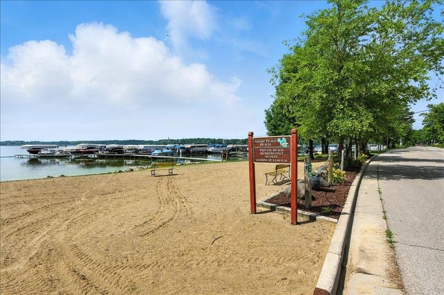 W9354 Oakland Road, Cambridge, WI 53523