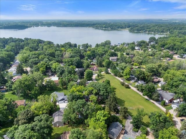 W9354 Oakland Road, Cambridge, WI 53523
