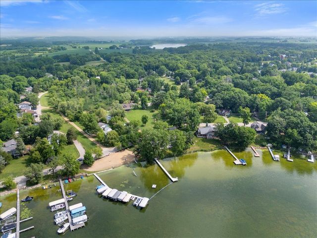 W9354 Oakland Road, Cambridge, WI 53523