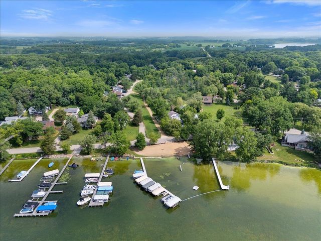 W9354 Oakland Road, Cambridge, WI 53523