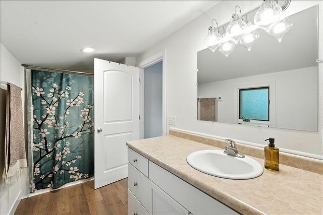 W9354 Oakland Road, Cambridge, WI 53523