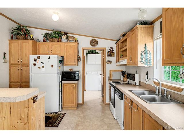 412 Bordenville Ct, Jefferson, CO 80456