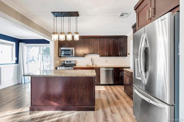 178 Missouri Avenue, Bay Shore, NY 11706