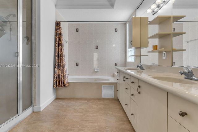 11221 NW 48th Ter, Doral, FL 33178