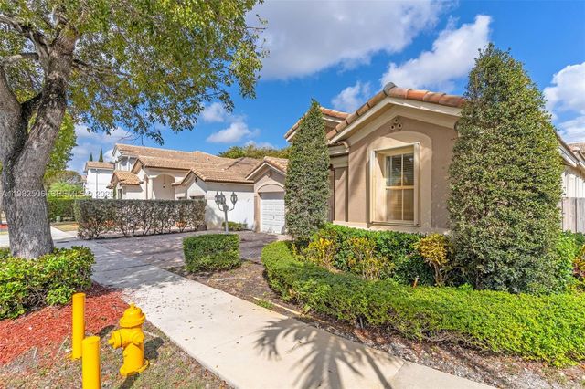 11221 NW 48th Ter, Doral, FL 33178